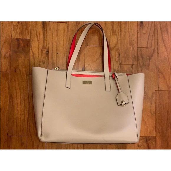 ♠️KATE SPADE ♠️ LEATHER TOTE ♠️ - Picture 2 of 9